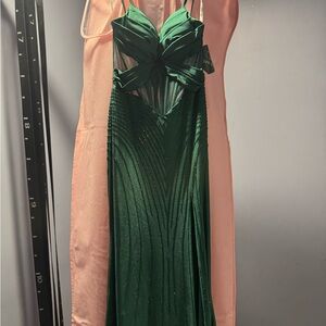 Ellie Wilde Emerald Green Backless Dress New with Tags!